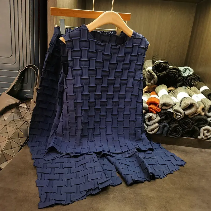 LANMREM Black O-neck Sleeveless Summer Women's Two Pieces Set 2025 New Three-dimensional Pleated Top + Loose Elastic Waist Skirt