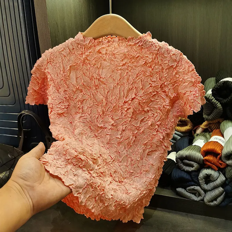 LANMREM High-End Design Embossed Pleated Women's T-shirt Summer 2025 New Casual Versatile Short Sleeve Ealstic Slim Top 2DB3566