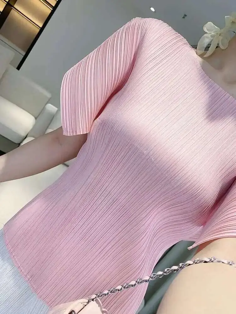 LANMREM 2025 Summer Pleated Top Women's Casual Solid Color Simple Fashion Round Neck Short Sleeve Split Fold T-shirt 2DB2634