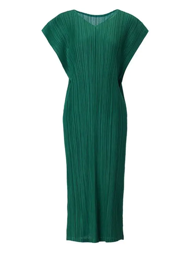 LANMREM Summer 2025 New Pleated Dress For Women V-neck Design Loose Sleeveless Double-sided Green Dresses Niche Chic 2DB2510