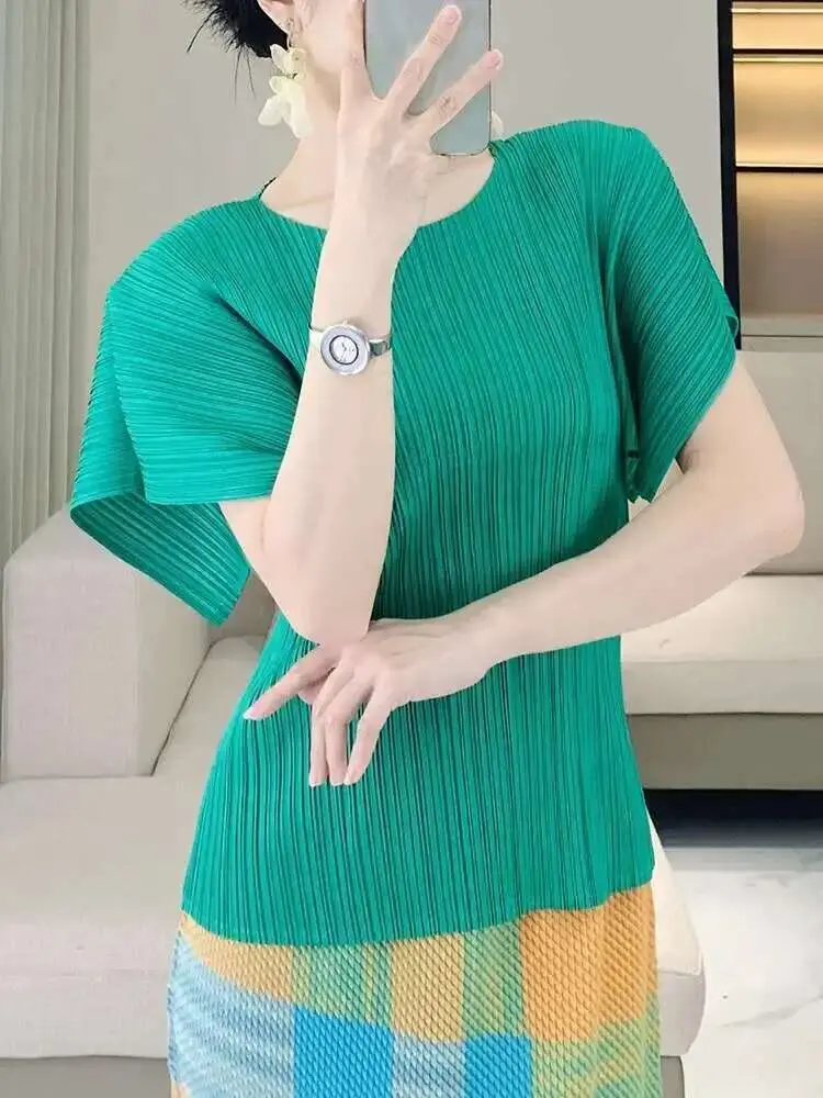 LANMREM 2025 Summer Pleated Top Women's Casual Solid Color Simple Fashion Round Neck Short Sleeve Split Fold T-shirt 2DB2634