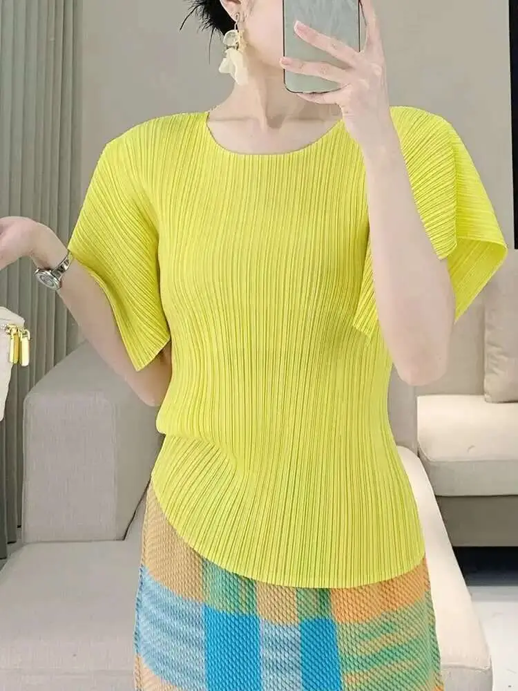 LANMREM 2025 Summer Pleated Top Women's Casual Solid Color Simple Fashion Round Neck Short Sleeve Split Fold T-shirt 2DB2634