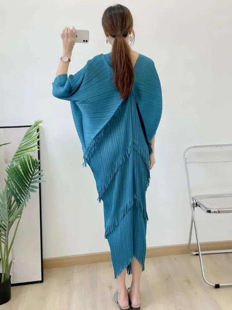 LANMREM Pleated Tassel Dress Women's Summer New Solid Color V-Neck Bat Sleeve Party Loose Dresses Ladies Clothing 2DA7120
