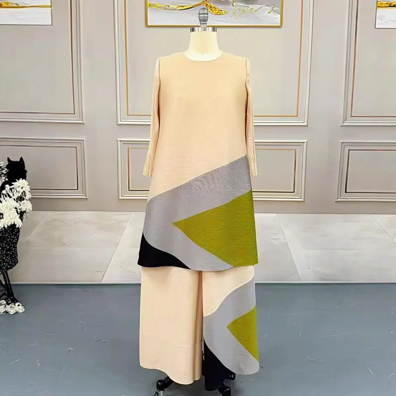 LANMREM Chic New Pleated Women's Two Pieces Set Color-Block Spli Design O-neck T-shirt And Loose Casual Wide Leg Pants 2DB3645
