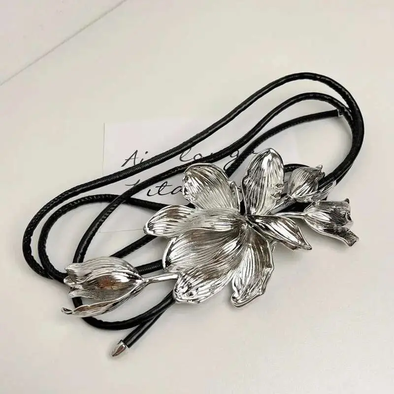 LANMREM Retro Gold Metal Flower Belt Women's Personality Outstanding Black Leather Rope Dress Decoration Waist Chain New 2DB1920