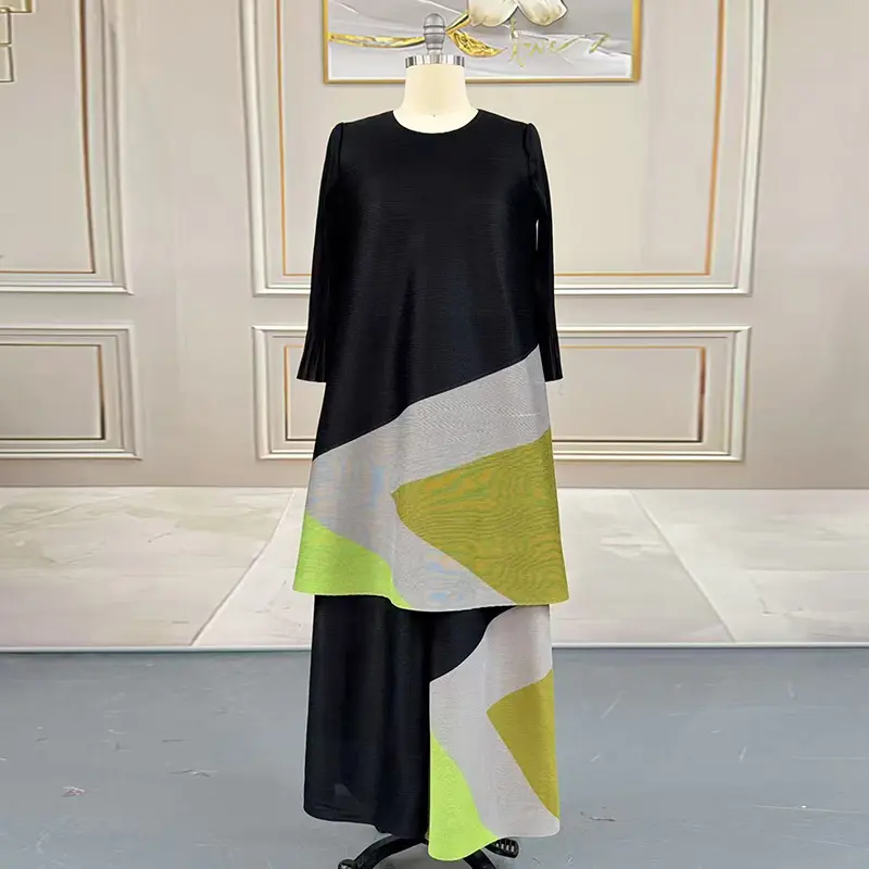 LANMREM Chic New Pleated Women's Two Pieces Set Color-Block Spli Design O-neck T-shirt And Loose Casual Wide Leg Pants 2DB3645
