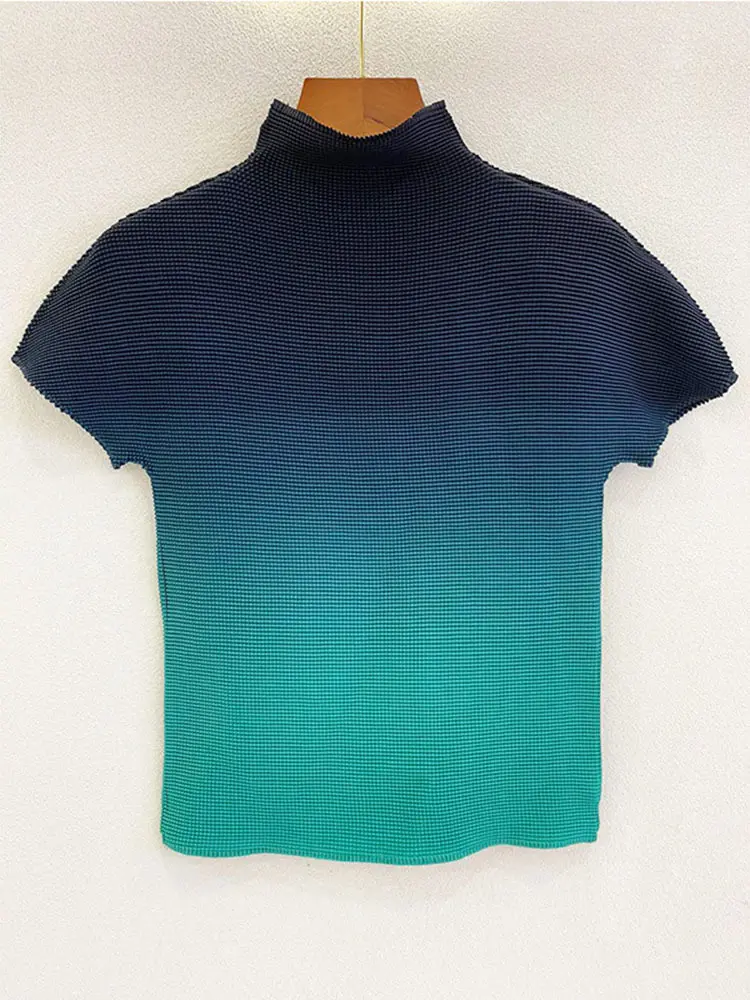 LANMREM Fashion Pleated T Shirt For Women Short Sleeves Print Color Block Slim Thin Style Chic Light Weight Top 2025 New 2DB2142