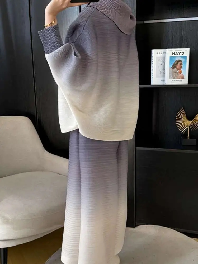 LANMREM Elegant Gradient Women's Pleated Set New Lapel Batsleeve Top Wide-leg Pants Causal Two-piece Fashion 2025 Spring 2DE168