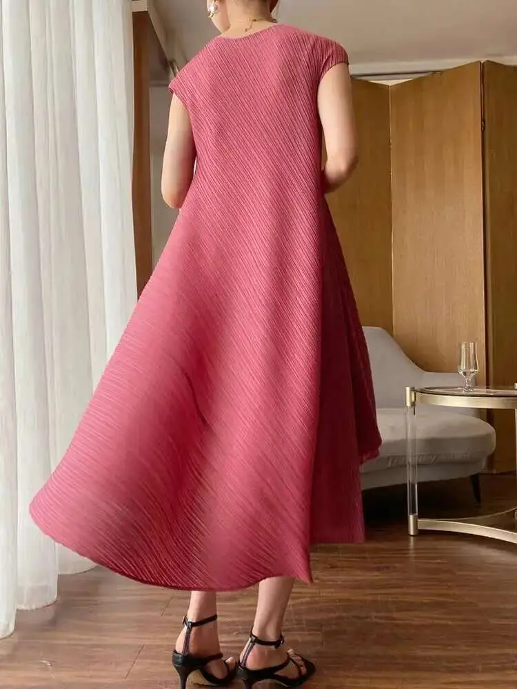 LANMREM Irregular Pleated Dress Women Fashion Tide 2025 Summer New Solid Color Round Neck Short Sleeve Elegant Long Dress 2DE677