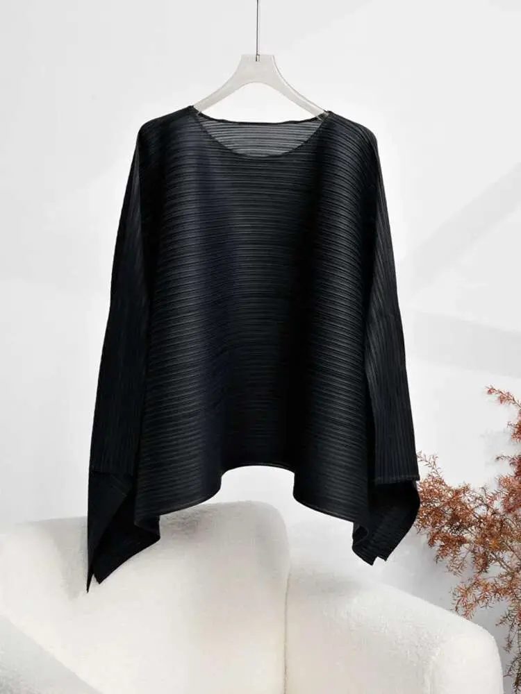 LANMREM Pleated Loose Casual T-shirt Women Fashion tide 2025 Summer New Round Neck Solid Color Long Sleeve Simple Tops 2DE745