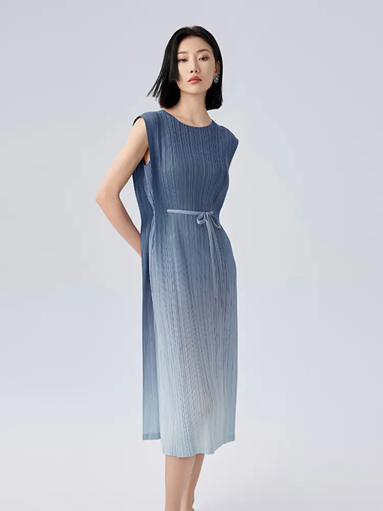 LANMREM Gradient Color Bandage Pleated Dress For Women 2025 New Round Collar Sleeveless Summer Dresses Chic Fashion 2DB2825