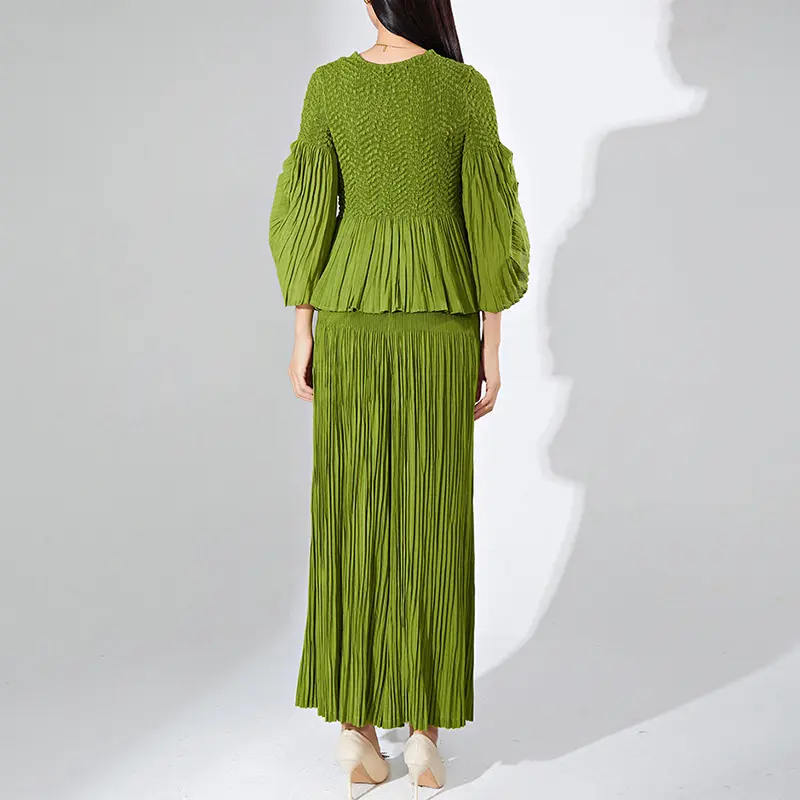 LANMREM Women Casual Pleated 2 Pieces Set Round Neck Long Sleeves Tops High Waist Wide Leg Pants Solid Color Sets 2AA3332