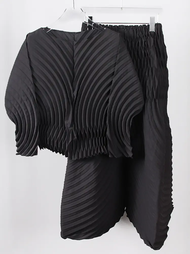 LANMREM Solid Color Pleated 2 Pieces Sets Women Fashion Round Neck Long Sleeves Tops Loose Flare Pants 2025 Spring New 2AA1626