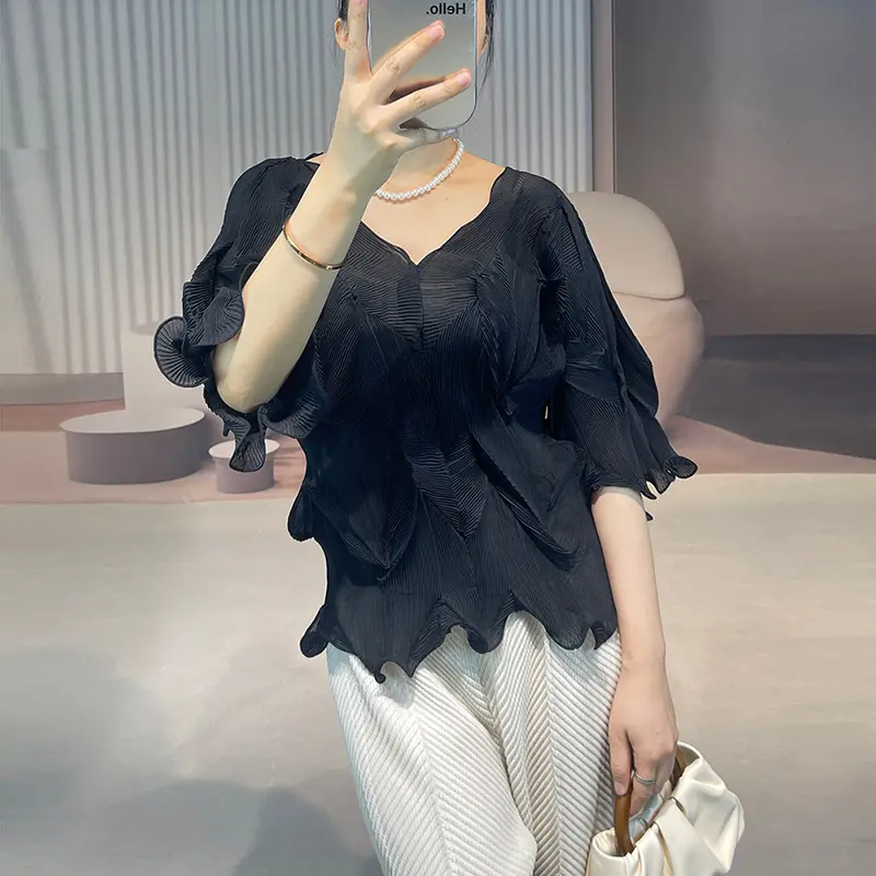 LANMREM Classic Fishbone Pattern Pleated Women's T-shirt 2025 Summer New Wave Lace Spliced Design Casual Elastic Tops 2DB3655