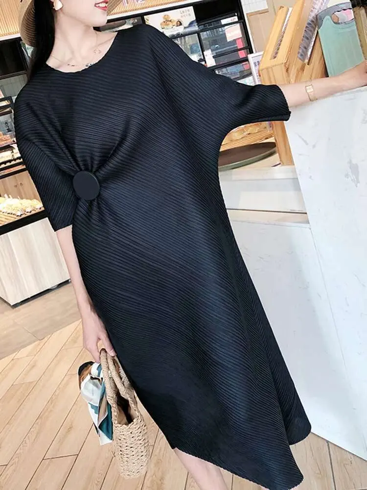 LANMREM Irregular Women Pleated Dress O-neck Three Quarter Oblique Stripe Dresses Causal Female Clothes 2025 Summer New 2YA287