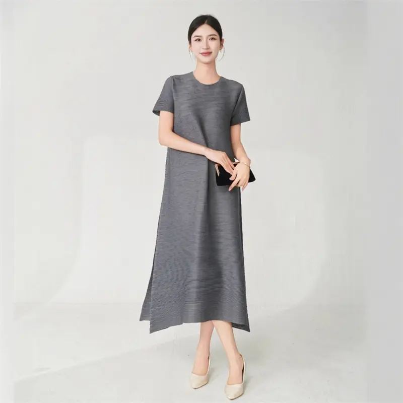 LANMREM Niche High-end Grey Women's Pleated Dress Loose Elegant Short Sleeve Round Collar Folded Design Famale Clothing 2DB4095