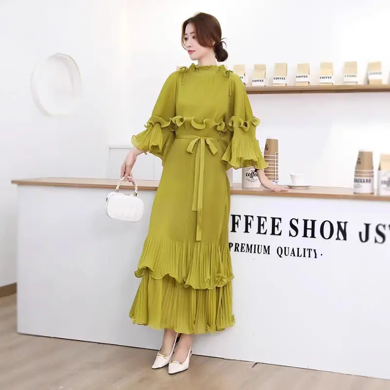 LANMREM Niche Ruffled Design Pleated Women's Dress 2025 New Temperament Patchwork Flare Sleeve Bandage Waist Dresses 2DB3777