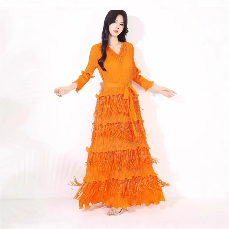 LANMREM Niche Design Pleated Dress Women's Chic New Elegant Elastic Slim V-Neck Gold Foil Printing Tassel Long Dresses 2DB4112