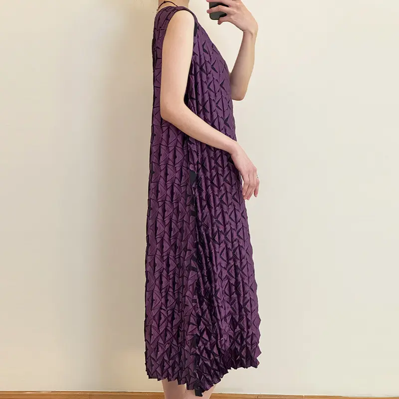 LANMREM Purple Pleated Wrinkle Women's Dress 2025 New Fashion Elegant Casual Sleeveless Round Collar Dresses Summer Chic 2DB3689