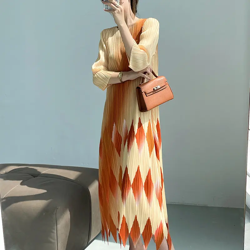 LANMREM Chic New Colorblock Spliced Gradient Print O-neck Pleated Women's Dress Elegant Elastic Slim Mid-Length Dresses 2DB3632