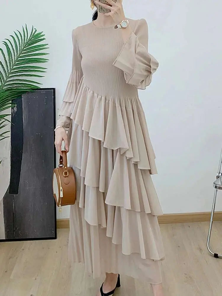 LANMREM 2024 Spring New Ruffles Pleated Dress Women Round Neck Flare Sleeves Loose Chic Long Length Female Party Clothes 2DA3391