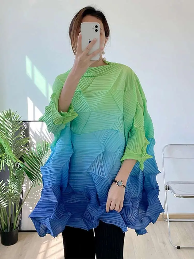 LANMREM Pleated Gradient Shirts For Women 2025 Spring And Summer New Color Block Fold Pullover Loose Irregular Long Shirt 2R1275