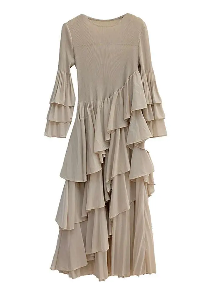 LANMREM 2024 Spring New Ruffles Pleated Dress Women Round Neck Flare Sleeves Loose Chic Long Length Female Party Clothes 2DA3391