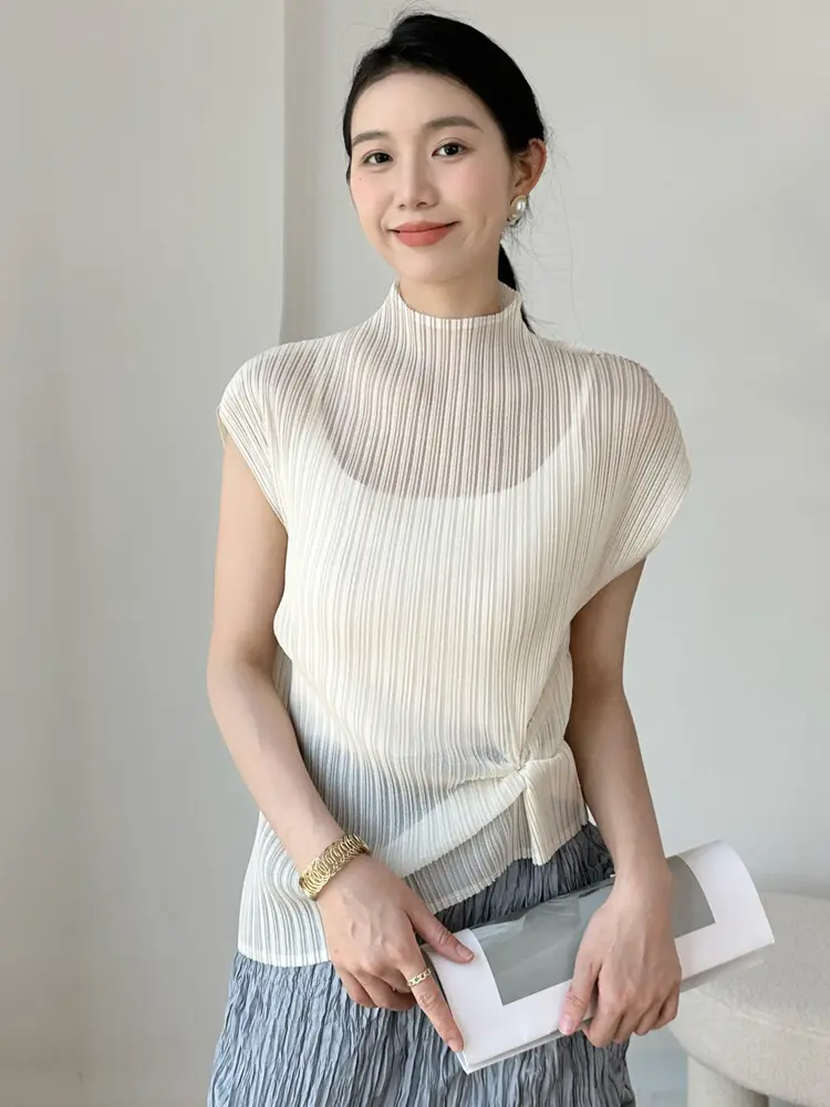 LANMREM 2025 Summer New Pleated Elast Slime Women's T-shirt Semitransparent Short Sleeve Stand Collar Chic Loose Top 2DB3486