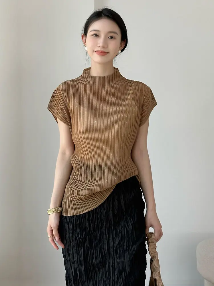 LANMREM 2025 Summer New Pleated Elast Slime Women's T-shirt Semitransparent Short Sleeve Stand Collar Chic Loose Top 2DB3486