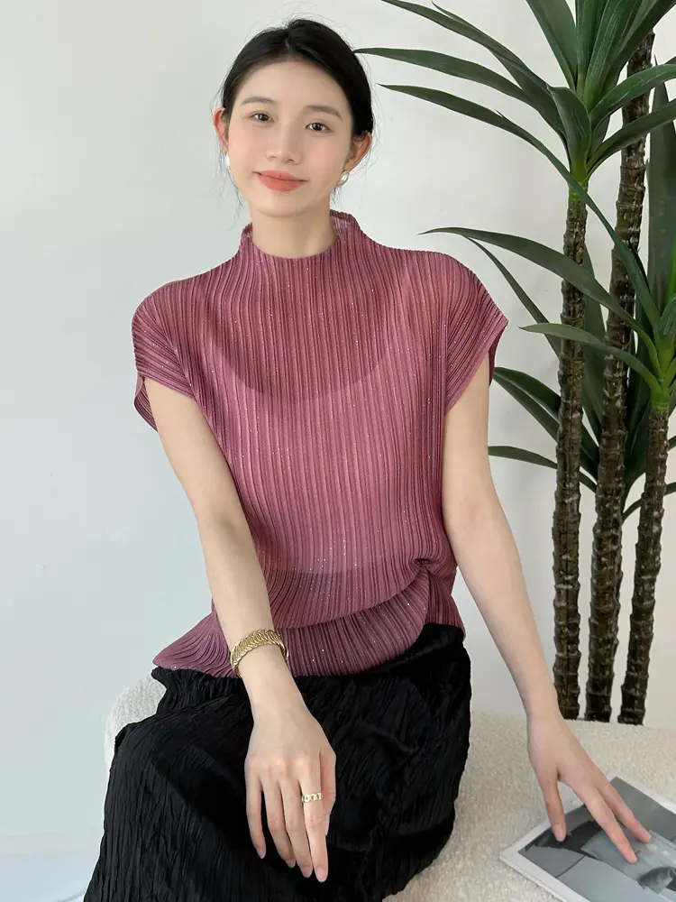 LANMREM 2025 Summer New Pleated Elast Slime Women's T-shirt Semitransparent Short Sleeve Stand Collar Chic Loose Top 2DB3486