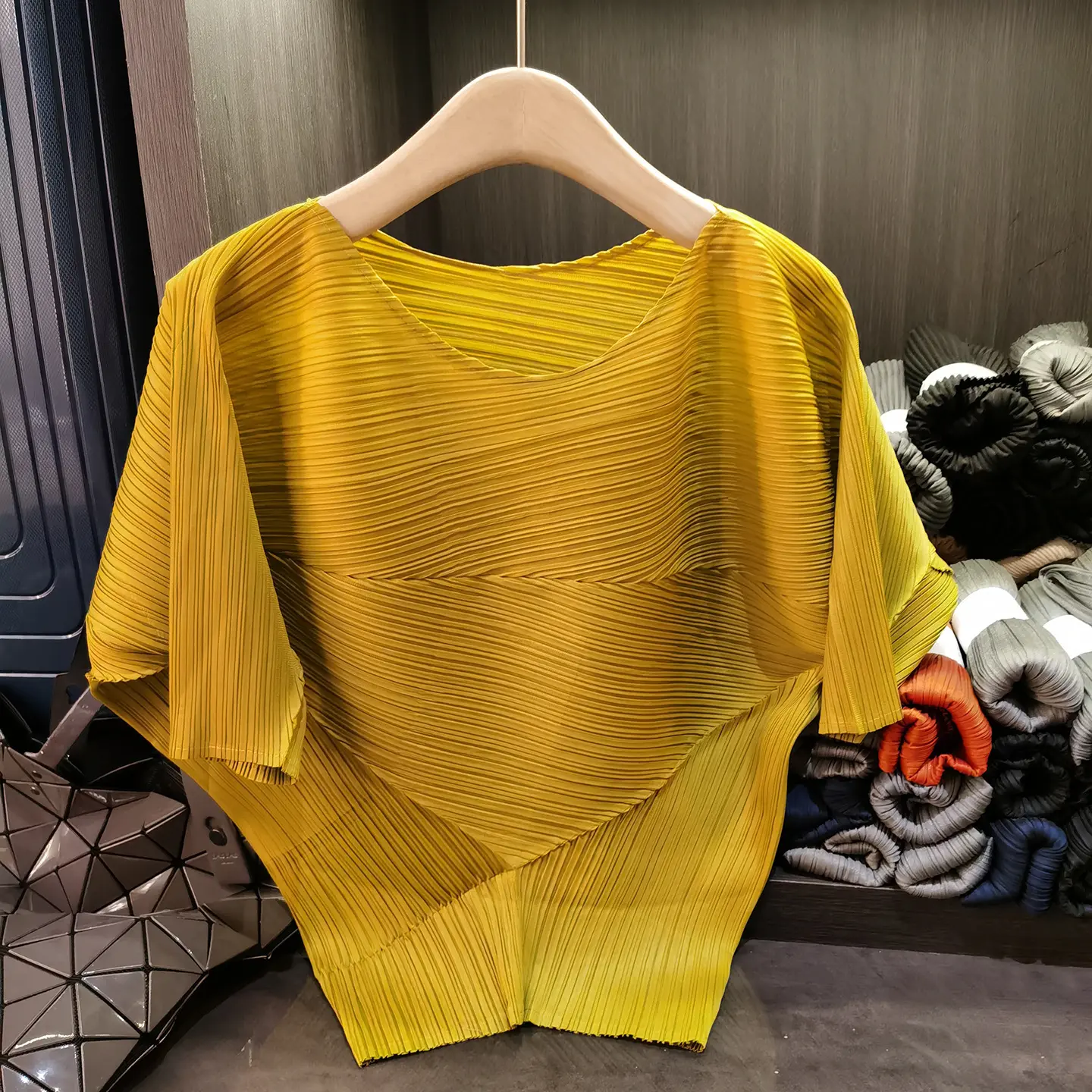 LANMREM High-End Niche Irregular Pleated Round Neck T-Shirt Women's Top Loose Casual Batwing Sleeve Pullover Summer Tee 2DB4061