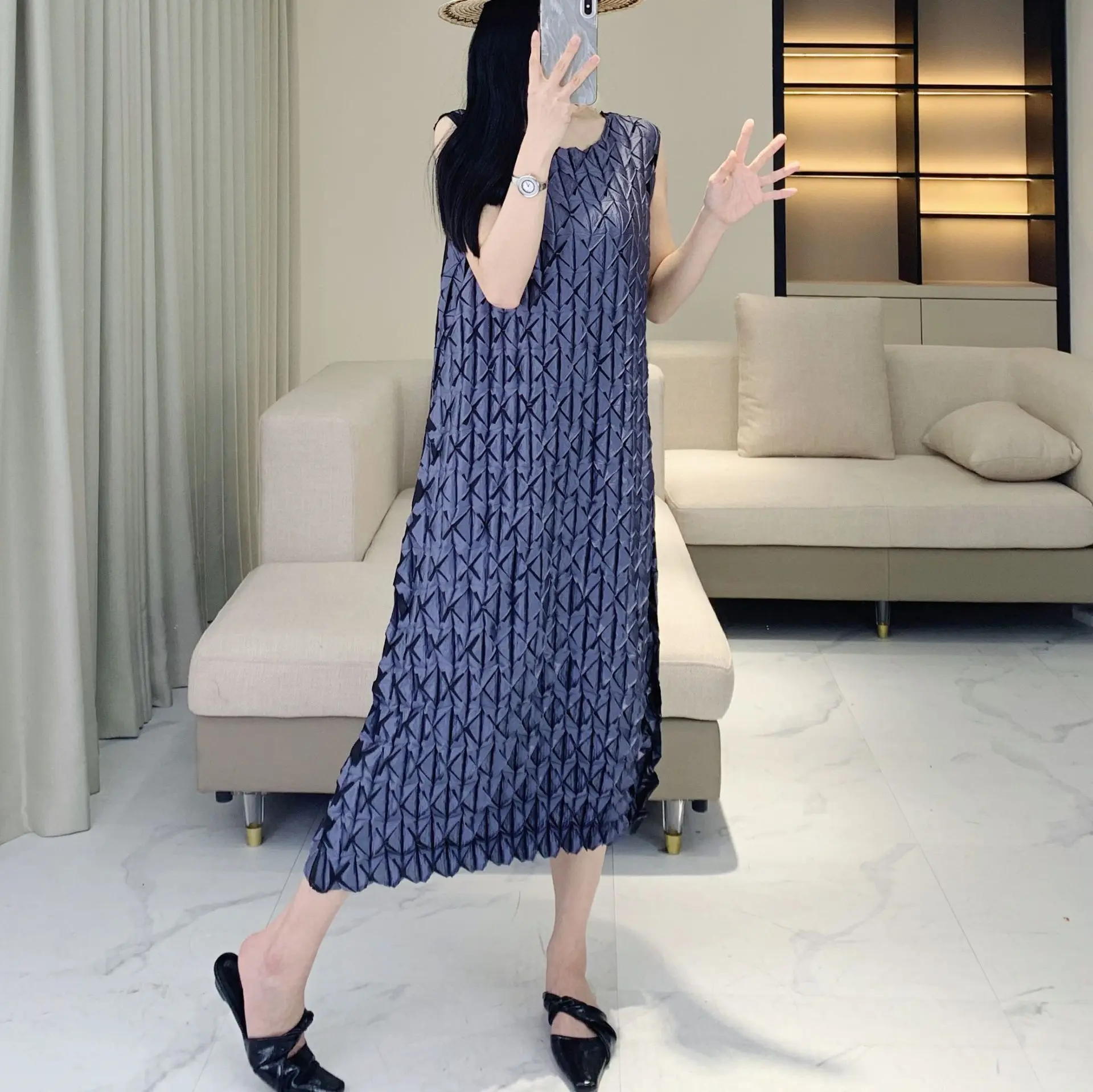 LANMREM Niche Grey Irregular Asymmetrical Pleated Sleeveless Glossy Pleated Women's Dress Chic Elastic Loose Tank Dresses DB3688