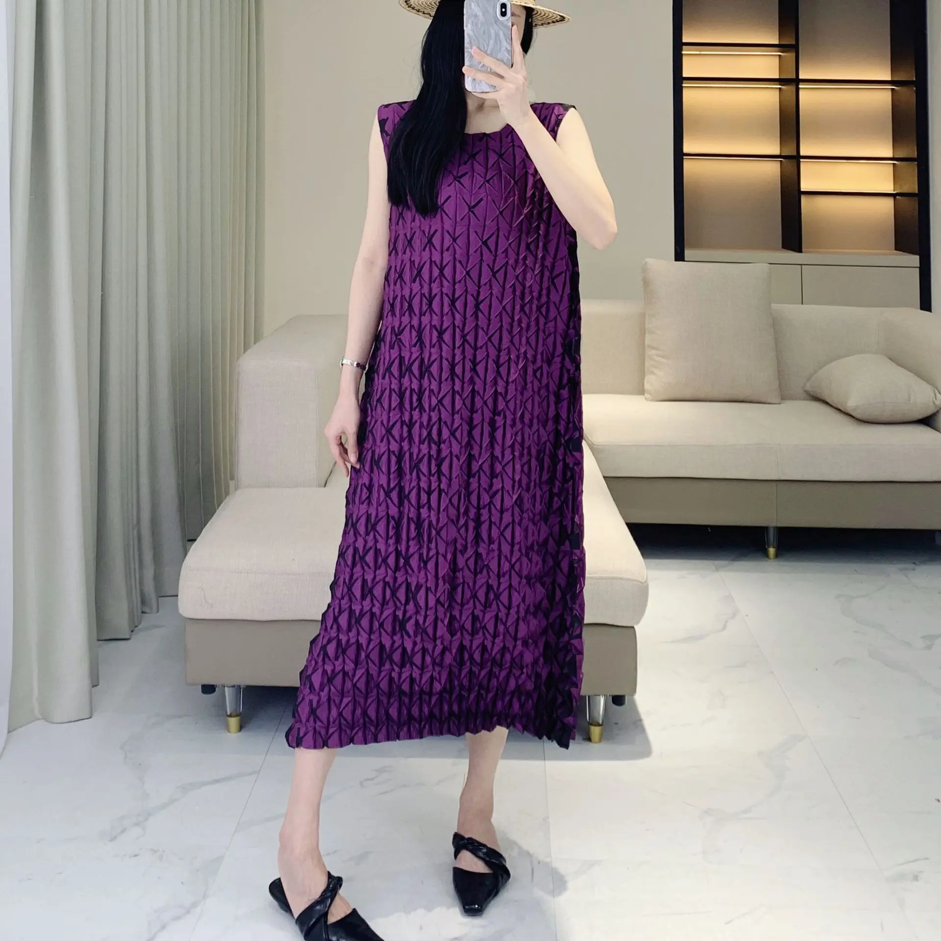 LANMREM Niche Grey Irregular Asymmetrical Pleated Sleeveless Glossy Pleated Women's Dress Chic Elastic Loose Tank Dresses DB3688