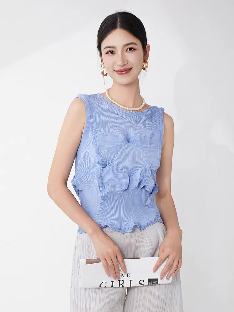 LANMREM Pleated Tank Top Women's Summer High-end Round Neck Sleeveless Vest Irregular Design Niche Temperament T-shirts 2DB3472