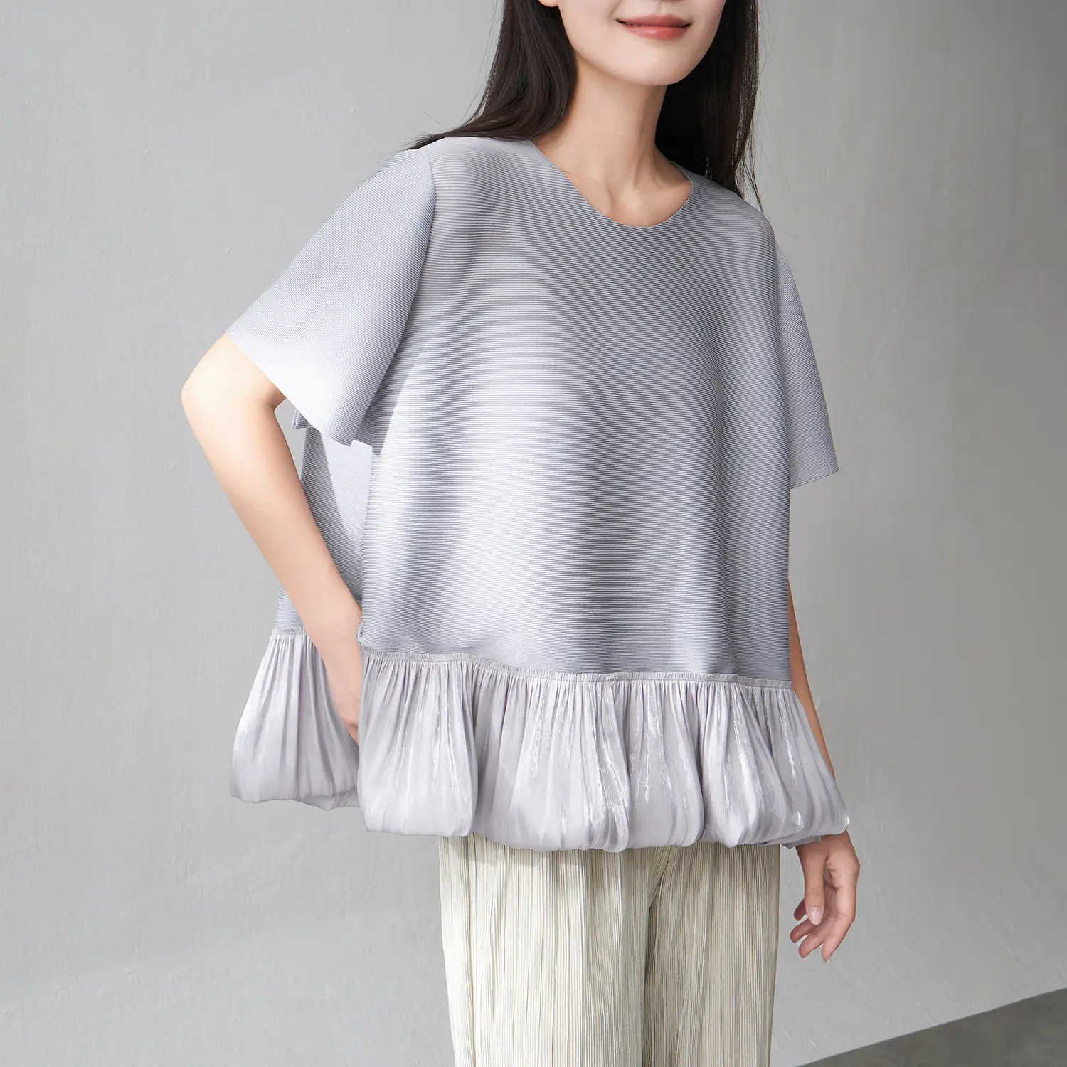 LANMREM Ruffles Hem Pleated T-shirt For Women 2025 Summer New Round Neck Short Sleeves Loose Shirt Female Casual Top 2DM1024
