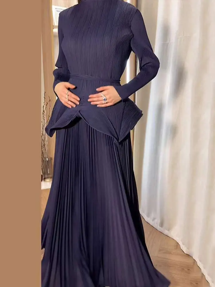 LANMREM High Quality Fashion Pleated Two Pieces Set For Women 2025 New Irregular Hem Tops And Elastic Waist A-line Skirt 2DB2732