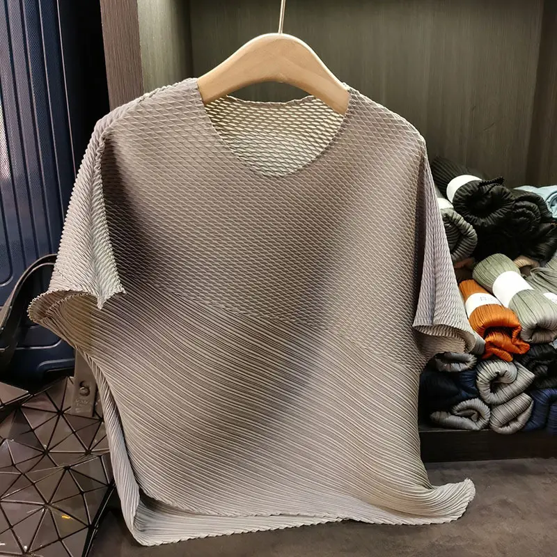 LANMREM Design Niche Unique Pleated Short Sleeved T-shirt For Women Loose Round Collar Irregular Spliced Pullover Tops 2DB3310