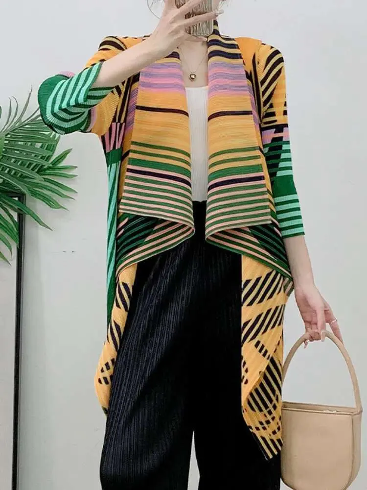 LANMREM Fashion Pleated Trench Coat 2025 Spring New Women's Plaid Print Color Block Striped Open Stitch Jacket 2DA8406