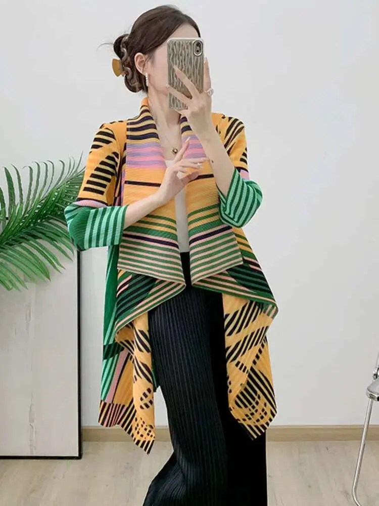LANMREM Fashion Pleated Trench Coat 2025 Spring New Women's Plaid Print Color Block Striped Open Stitch Jacket 2DA8406