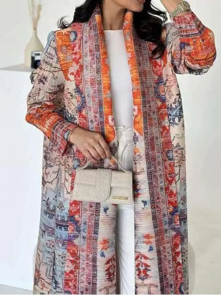 LANMREM Muslim Robe Pleated Trench Coat Women Fashion Tide 2025 Spring New Print Lapel Long Sleeve Ethnic Style Cardigan 2DE757