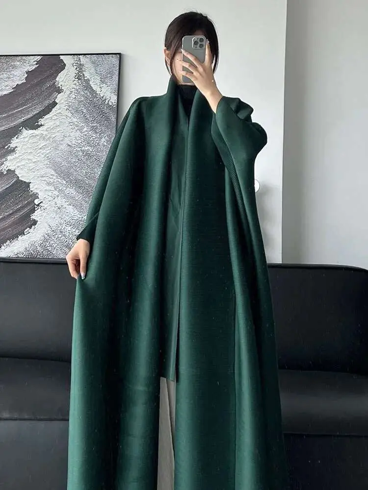 LANMREM Pleated Maxi Coat Women Batwing Sleeves Versatile Solid Color Luxury Scarf Long Robe Female Fashion Clothes New 2DA7603