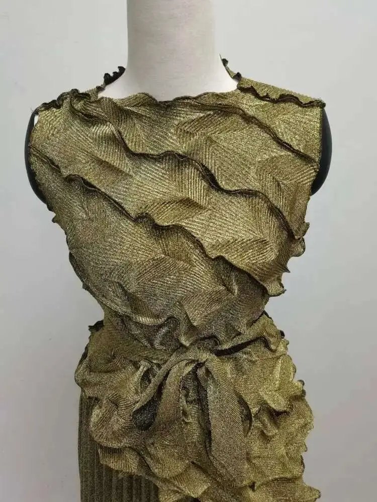 LANMREM Gilding Pleated Sets Women Tide 2025 New Sleeveless Lace Irregular Tops Loose Folds Wide Leg Pants Two-piece Set 2DE744