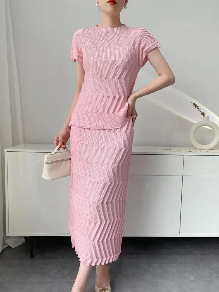 LANMREM Yellow Summer Pleasted Women's Two Pieces Set Elastic Slim Short Sleeve T-shirt And Straight Skirt With Pockets 2DB3364