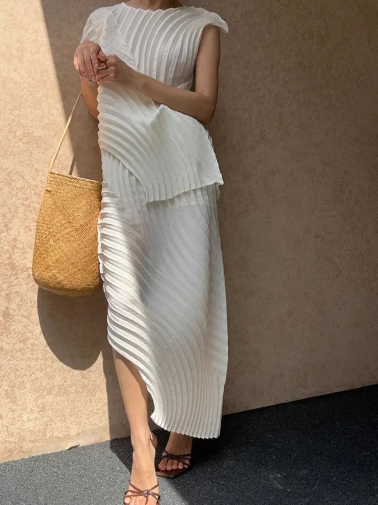 LANMREM Irregular Semitransparent White Women's Pleated Two Pieces Set Sleeveless Pullover T-shirt + Asymmetrical Skirts 2DB3609
