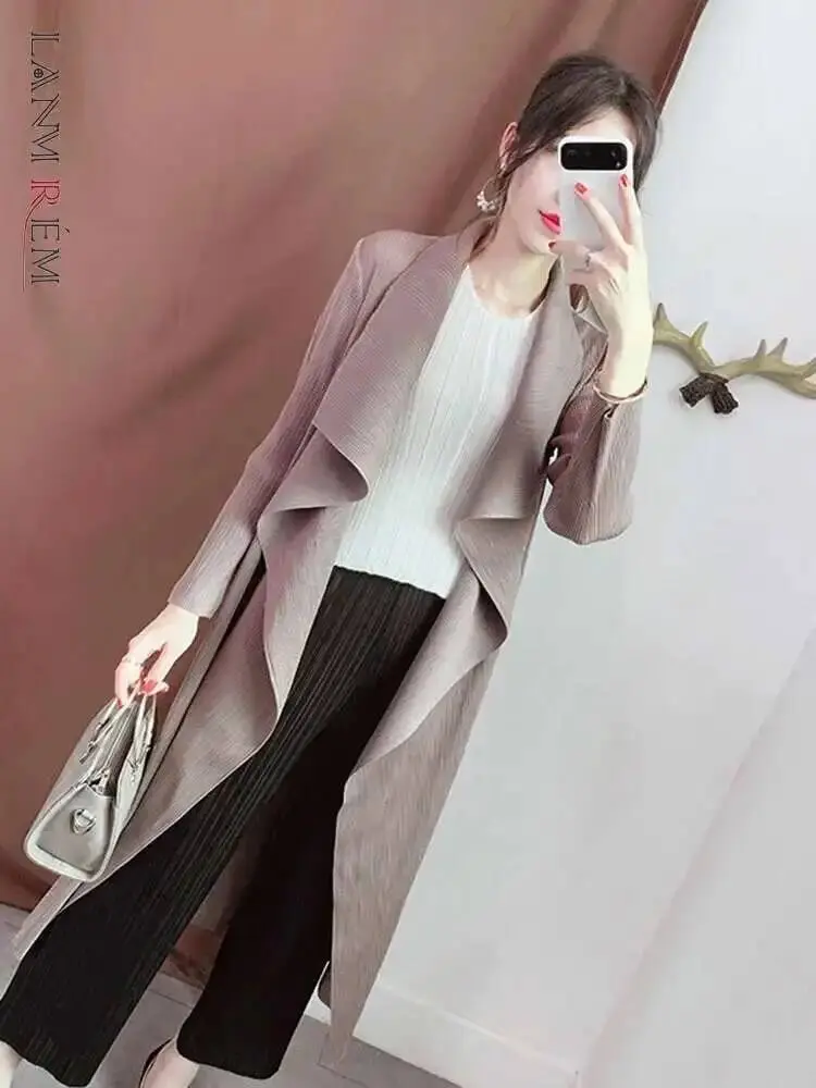 LANMREM Pleated Trench Coat For Women Lapel Long Sleeves Solid Color Loose Cardigan Outwear Clothing 2025 Spring Summer 2D1612