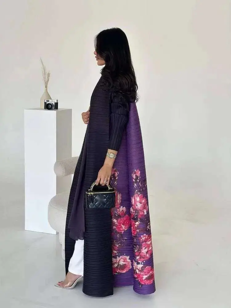 LANMREM Women's Elegant Pleated Trench Coat Muslim Clothing Lapel Print Long Windbreaker Female Fashion Tide 2025 New 2DE758