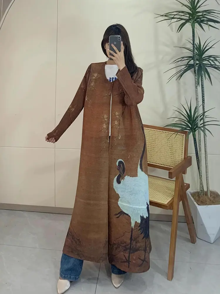 LANMREM Pleated Brown Robe Folded Fashion Versatile Lightweight Windbreaker Loose Casual Long Coat Cloak Printed Female 2DB3518