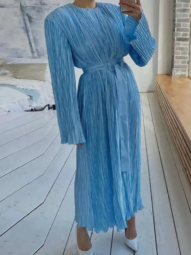 LANMREM Long Sleeve Belt Pleated Dress Women Temperament Round Neck Solid Color Female Evening Clothing 2025 Spring New 2DB2159