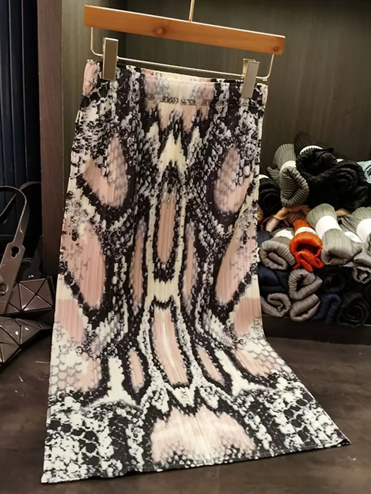 LANMREM High End Pleated Printed Mid Length Skirt For Women 2025 New Versatile Slim Fit Elastic Waist Split Skirts With Pockets