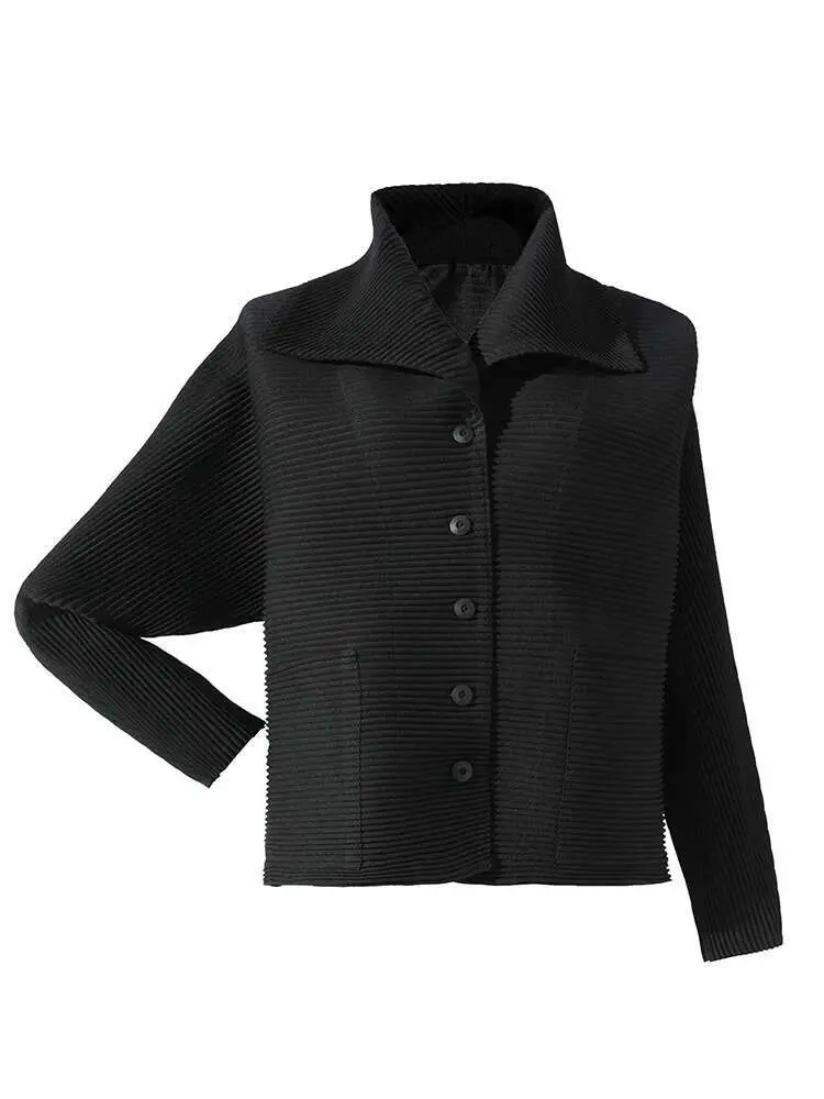 LANMREM Short Jacket For Women 2025 Spring New Casual Temperament Loose Large Lapel Single Breasted Pleated Coat 2DA8011